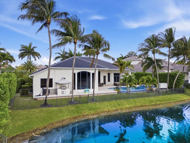 770 Leigh Palm Ave, Plantation, FL 33324
