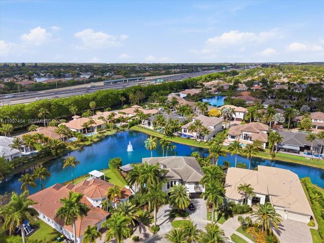 770 Leigh Palm Ave, Plantation, FL 33324