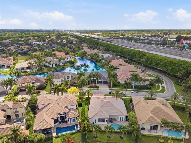 770 Leigh Palm Ave, Plantation, FL 33324