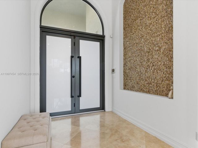 770 Leigh Palm Ave, Plantation, FL 33324