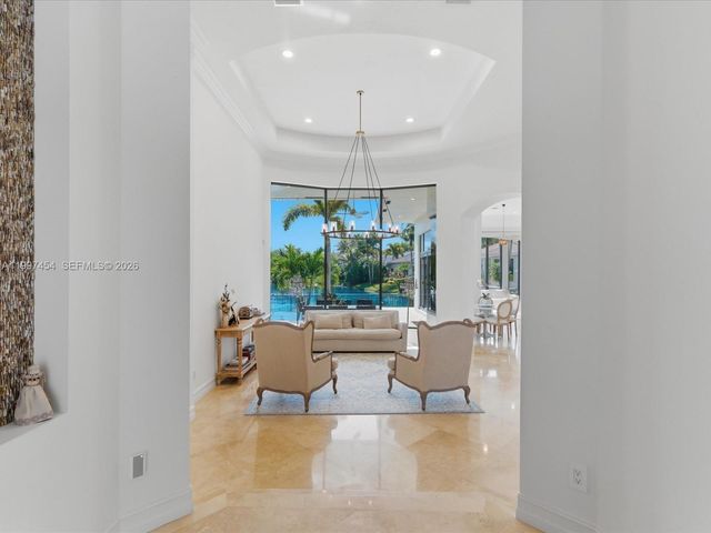 770 Leigh Palm Ave, Plantation, FL 33324