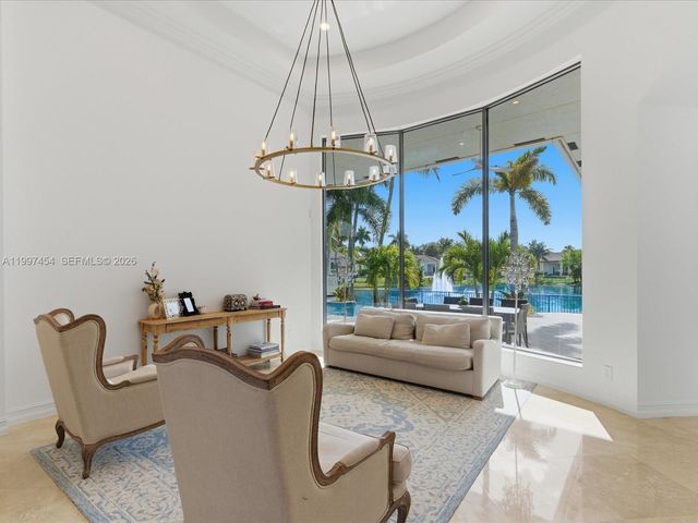 770 Leigh Palm Ave, Plantation, FL 33324