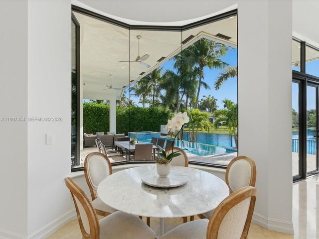 770 Leigh Palm Ave, Plantation, FL 33324