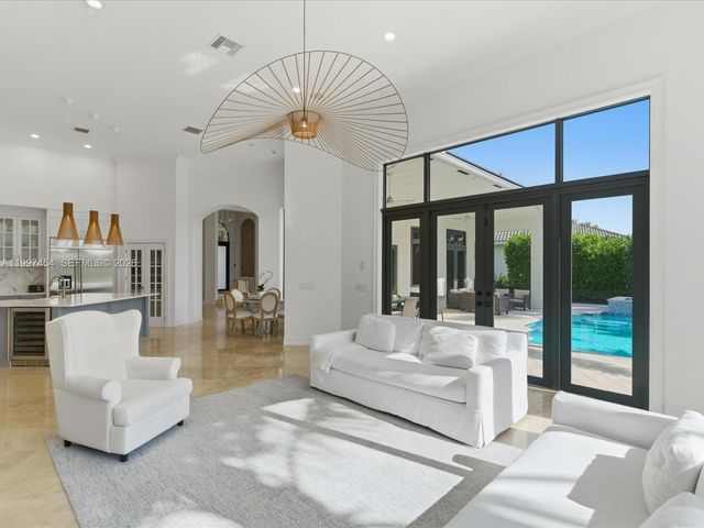 770 Leigh Palm Ave, Plantation, FL 33324