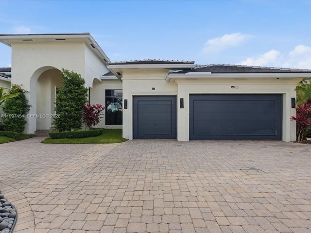 770 Leigh Palm Ave, Plantation, FL 33324