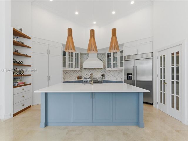 770 Leigh Palm Ave, Plantation, FL 33324