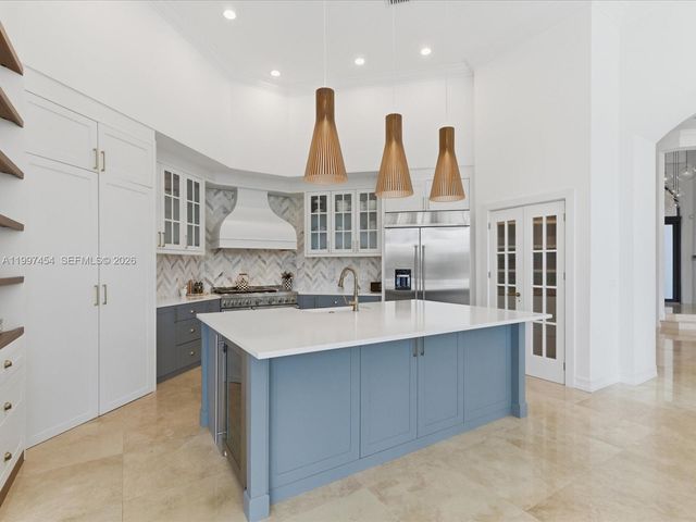 770 Leigh Palm Ave, Plantation, FL 33324