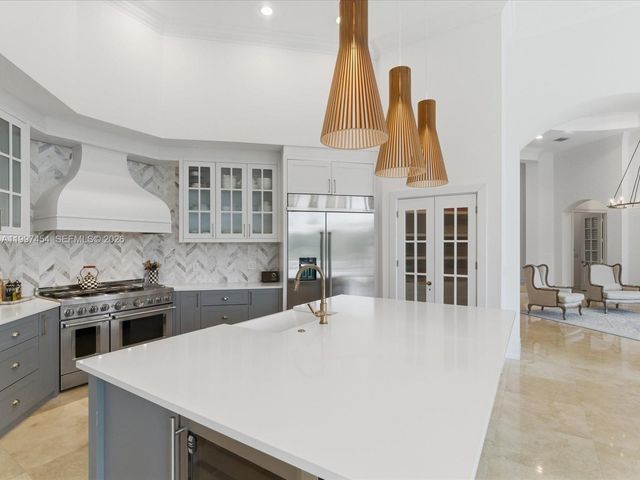 770 Leigh Palm Ave, Plantation, FL 33324