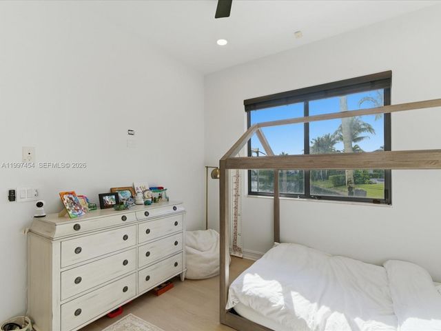770 Leigh Palm Ave, Plantation, FL 33324