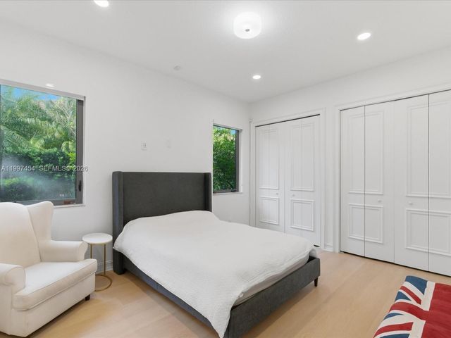 770 Leigh Palm Ave, Plantation, FL 33324