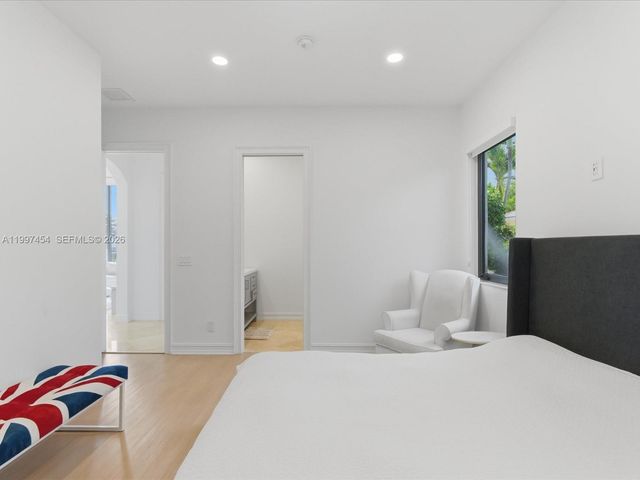 770 Leigh Palm Ave, Plantation, FL 33324