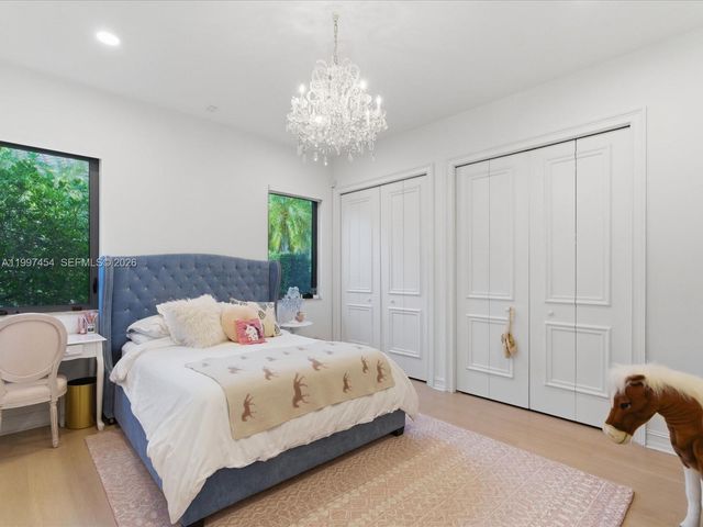 770 Leigh Palm Ave, Plantation, FL 33324