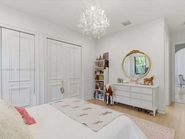 770 Leigh Palm Ave, Plantation, FL 33324