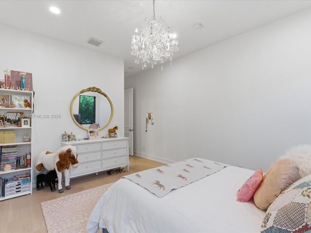 770 Leigh Palm Ave, Plantation, FL 33324
