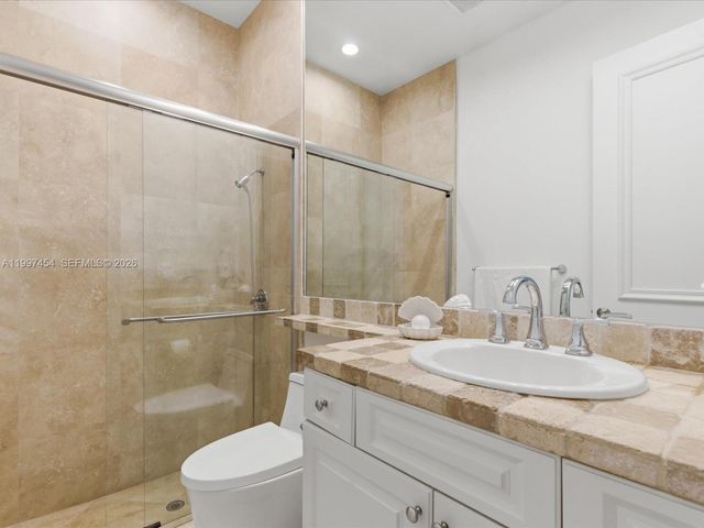 770 Leigh Palm Ave, Plantation, FL 33324
