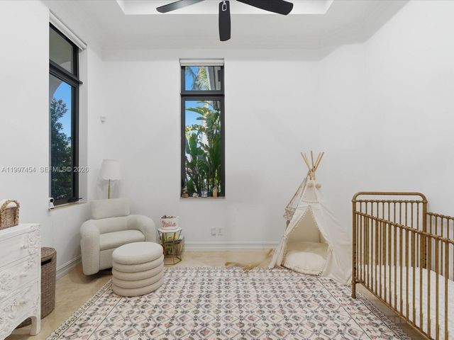 770 Leigh Palm Ave, Plantation, FL 33324