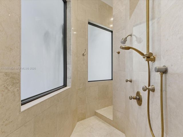 770 Leigh Palm Ave, Plantation, FL 33324
