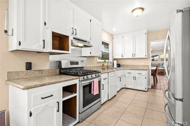 10502 S 8th Place, Inglewood, CA 90303