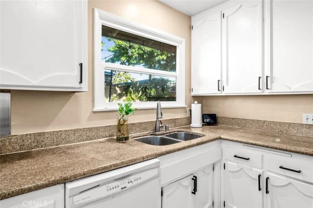 10502 S 8th Place, Inglewood, CA 90303