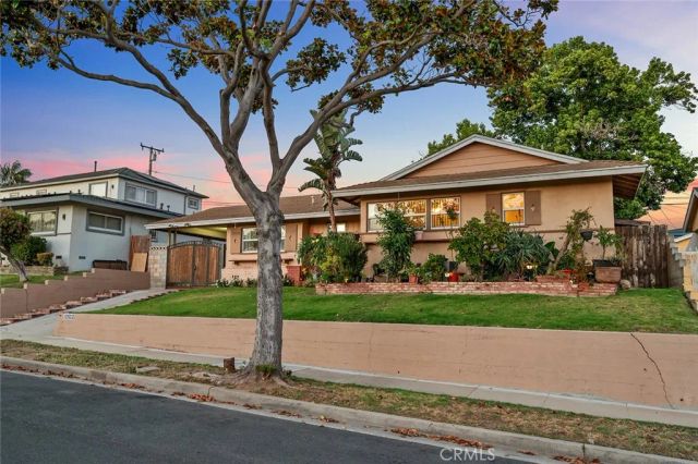 10502 S 8th Place, Inglewood, CA 90303