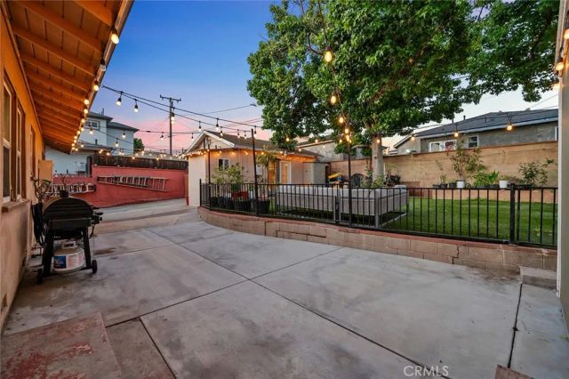 10502 S 8th Place, Inglewood, CA 90303