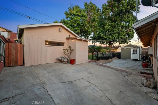 10502 S 8th Place, Inglewood, CA 90303