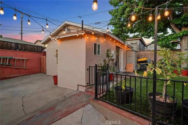 10502 S 8th Place, Inglewood, CA 90303