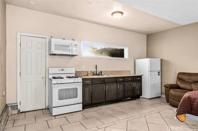 10502 S 8th Place, Inglewood, CA 90303