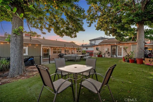 10502 S 8th Place, Inglewood, CA 90303