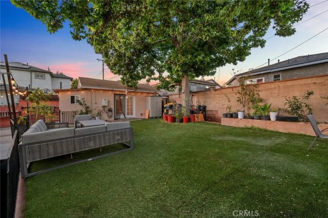 10502 S 8th Place, Inglewood, CA 90303