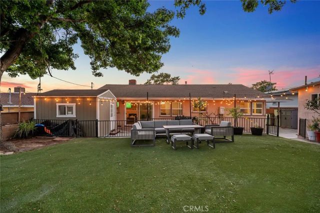 10502 S 8th Place, Inglewood, CA 90303