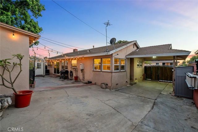 10502 S 8th Place, Inglewood, CA 90303
