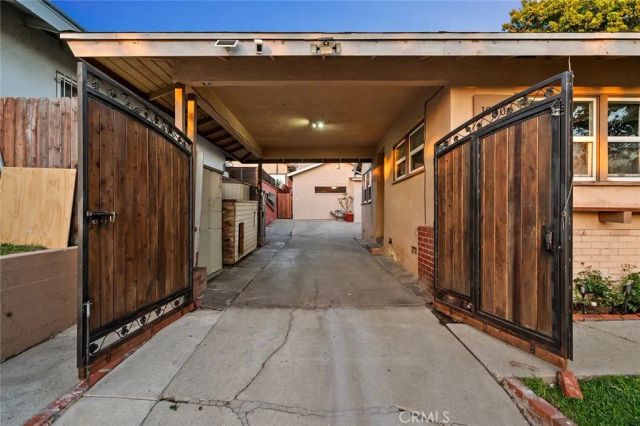 10502 S 8th Place, Inglewood, CA 90303
