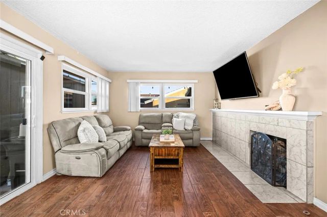 10502 S 8th Place, Inglewood, CA 90303