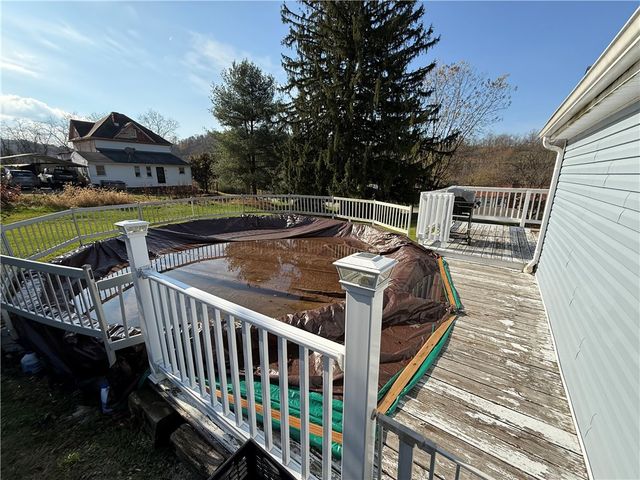 3256 Constitution Blvd, Blaine Twp, PA 15323