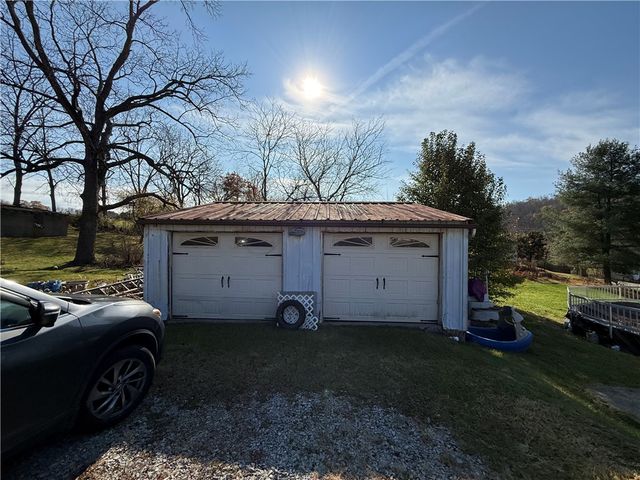 3256 Constitution Blvd, Blaine Twp, PA 15323