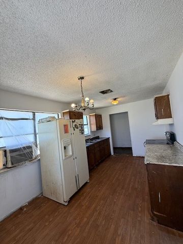 1605 E 10th Avenue, Corsicana, TX 75110