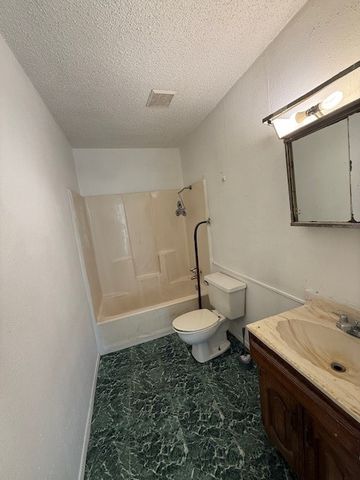 1605 E 10th Avenue, Corsicana, TX 75110