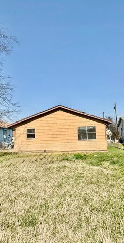 1605 E 10th Avenue, Corsicana, TX 75110