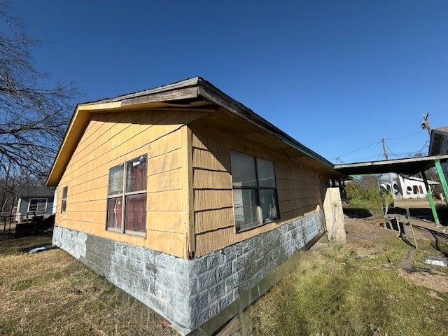 1605 E 10th Avenue, Corsicana, TX 75110