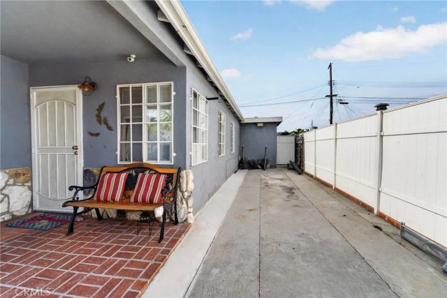 400 West Maple Street, Compton, CA 90220