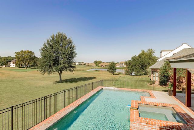 2402 S Turnberry Ave, Zachary, LA 70791