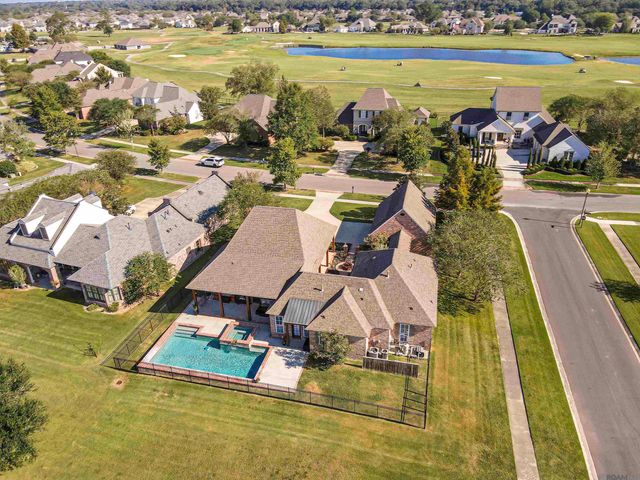 2402 S Turnberry Ave, Zachary, LA 70791