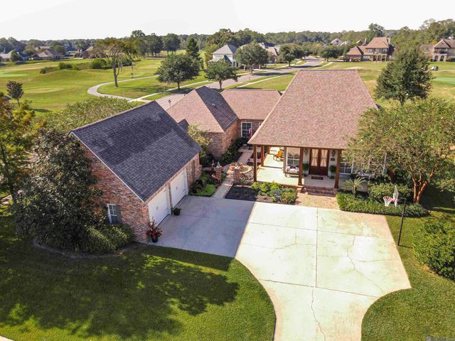 2402 S Turnberry Ave, Zachary, LA 70791