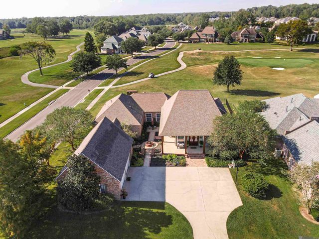 2402 S Turnberry Ave, Zachary, LA 70791