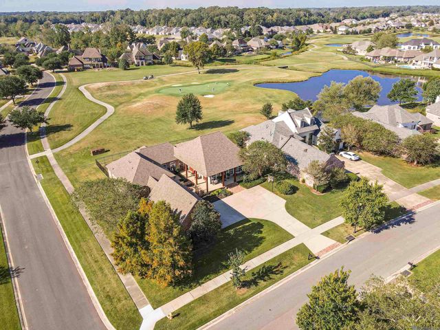 2402 S Turnberry Ave, Zachary, LA 70791