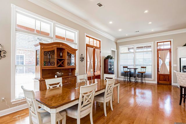 2402 S Turnberry Ave, Zachary, LA 70791