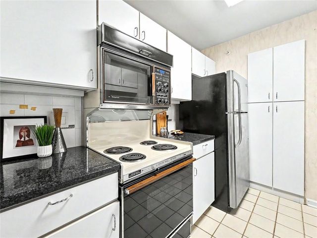 28402 Plantation Drive NE, Atlanta, GA 30324