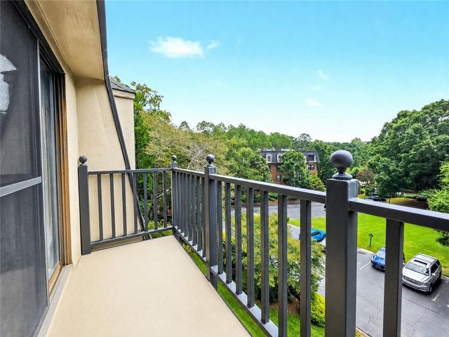 28402 Plantation Drive NE, Atlanta, GA 30324