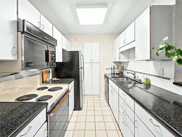 28402 Plantation Drive NE, Atlanta, GA 30324